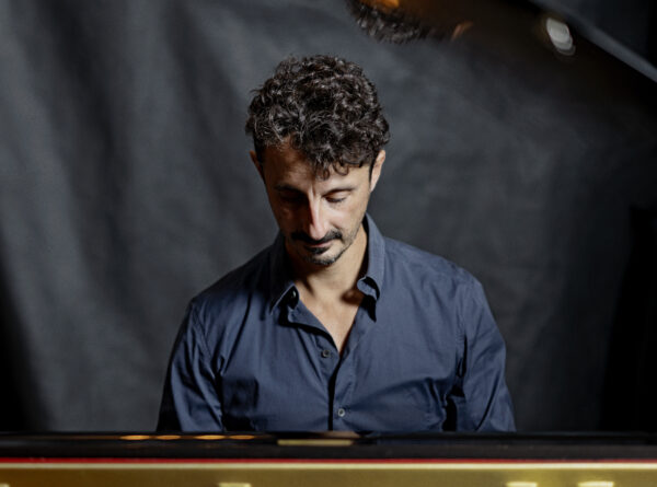 Portræt af Olivier Antunes (piano)