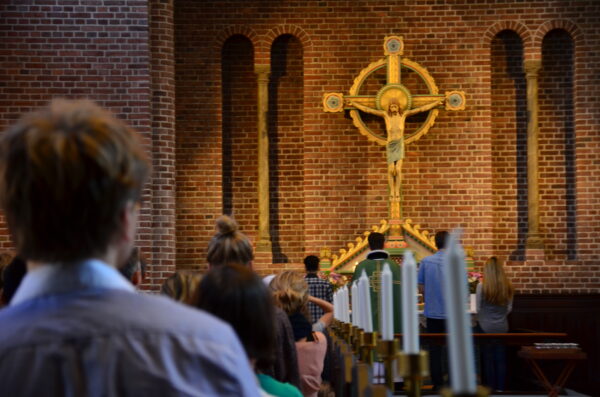 Gudstjeneste i Apostelkirken