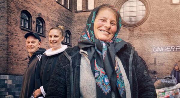 Hjemløse romaer og medarbejdere i Mariakirken på Maria Kirkeplads